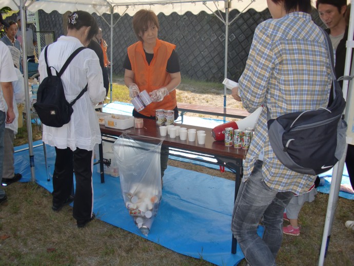 参加された皆さんに非常食の試食をしてもらいました